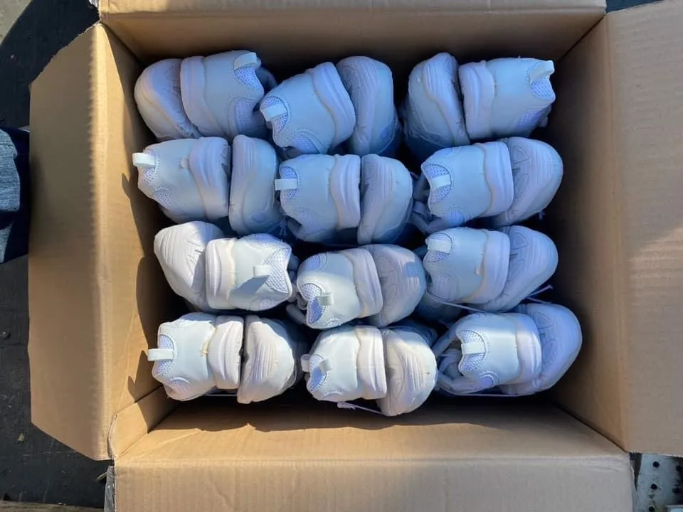 Toms & Air Force Sneakers Pallet Toms & Air Force Sneakers Pallet